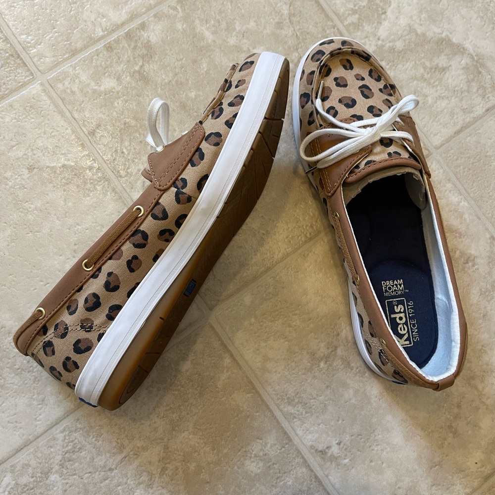 Leopard print memory foam Keds boat shoes/women’s size 8.5